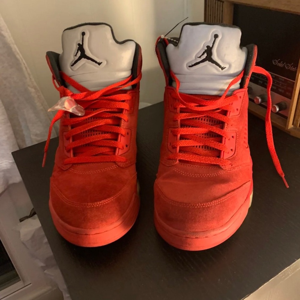 Jordan retro 5 red suede with red sweat suit